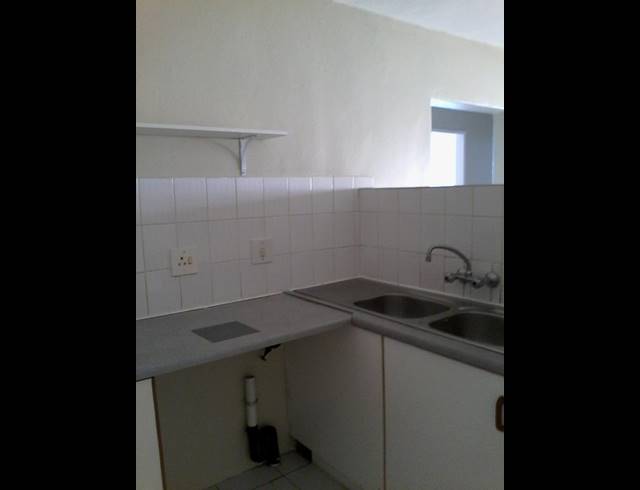 2 BEDROOM PROPERTY TO RENT IN MEER EN SEE